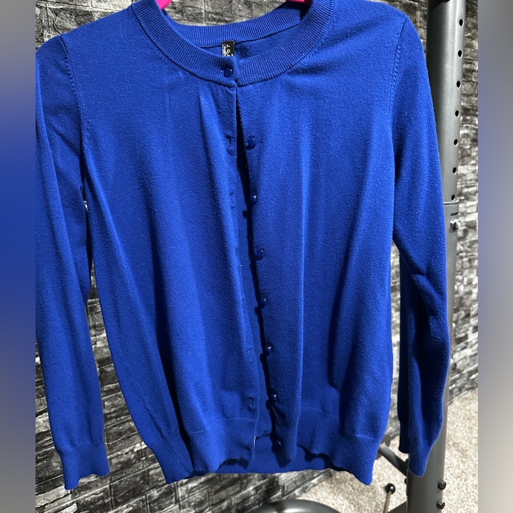 Academia style Royal blue sweater 🦋💙📖